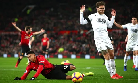 28 lần bắn phá, 74% kiểm soát bóng - Làm thế nào để Man Utd mất điểm?