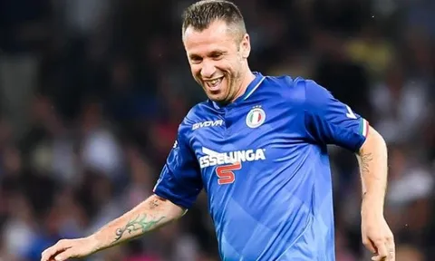 Chính thức: Cựu sao AC Milan, Real Madrid giải nghệ... lần 3