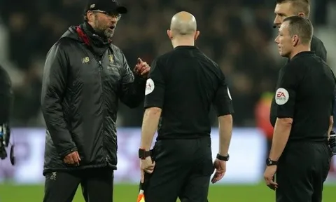 Tiết lộ: 2 từ Klopp nổi điên mắng thẳng mặt trọng tài trận West Ham