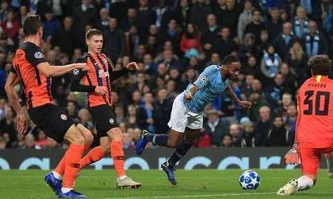 Sterling chính thức lên tiếng sau pha "vấp cỏ" dẫn đến penalty