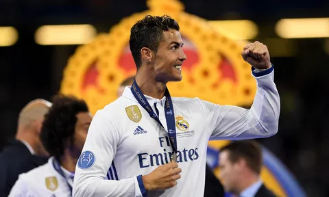 30 ứng viên Quả Bóng Vàng: Ronaldo che mờ tất cả