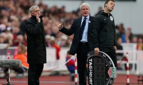 "Ôi chúa ơi, ai mà chẳng biết Man Utd làm gì ở đó"