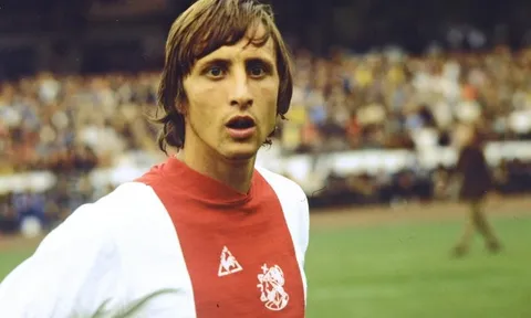 36 năm ngày Johan Cruyff khai sinh lối đá penalty 2 người