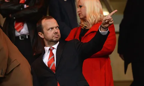 38% CĐV Man Utd muốn Ed Woodward chi tiền mang về 3 cái tên