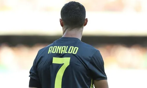 Ronaldo nói gì khi 'tịt ngòi' trong trận ra mắt Juventus?