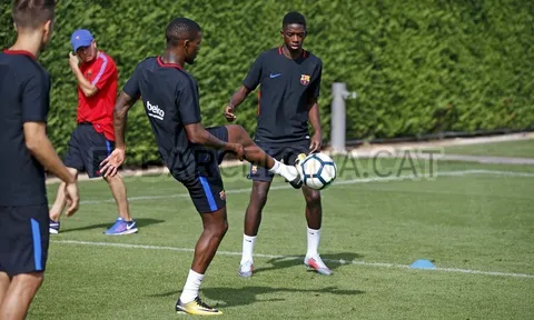 Dembele tập luyện cùng các đồng đội