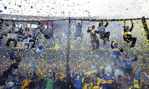 Choáng ngợp với khung cảnh hoành tráng khi River Plate đụng độ Boca Juniors