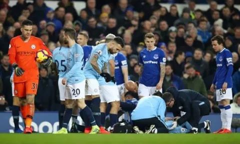 4 điểm nhấn Everton 0-2 Man City: Aguero vô hại, người hùng không ngờ