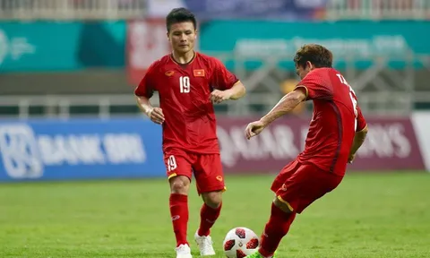 Pha sút phạt thần sầu của Minh Vương xé lưới Hàn Quốc