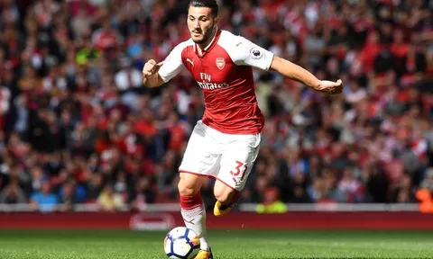 Không muốn tiếp tục "đứng tim", Arsenal nên "đào góc tường" Barca
