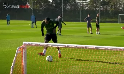 NHM Arsenal tin tưởng Lacazette giành chiếc giày vàng vì điều này