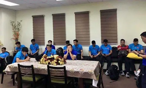 Bay chuyên cơ riêng, ĐT Việt Nam chưa được nhập cảnh ở Bacolod