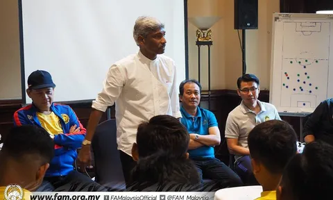 "Phù thuỷ tóc muối tiêu" xuất hiện, NHM Malaysia tuyên bố đả bại Việt Nam