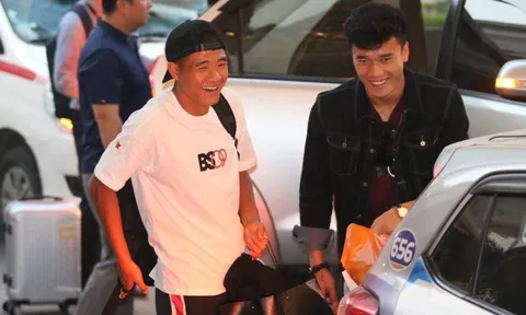 ĐT Việt Nam hội quân: Tiến Dũng lại "say nắng" bên Đức Chinh