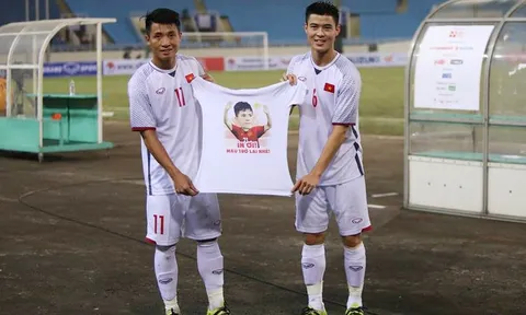 Duy Mạnh, Tiến Dũng tri ân Trọng "ỉn" sau trận hòa Triều Tiên