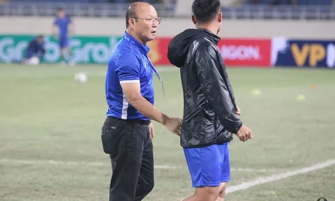 Đấu Triều Tiên, HLV Park Hang-seo giấu bài, đổi số áo
