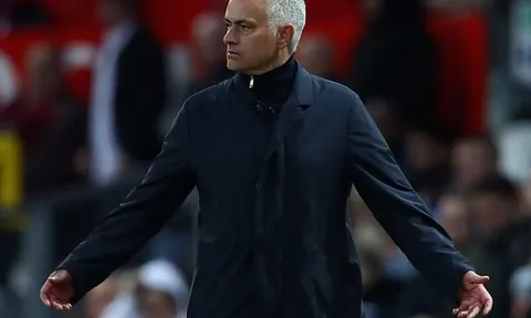 Sốc! Lộ diện 10 cầu thủ rời Man Utd nếu Mourinho còn tại vị