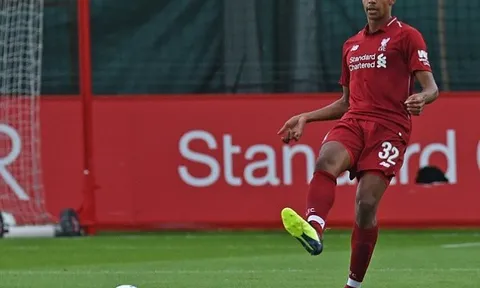 NÓNG: Liverpool chuẩn bị đón viện binh chất lượng ở hàng thủ