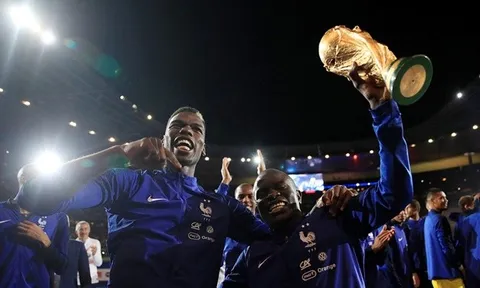 Kante ngại ngùng khi Messi bị chế giễu trong ngày vui tuyển Pháp