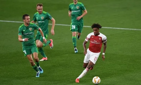 5 điểm nhấn Arsenal 4-2 Vorskla: Emery hồi sinh "tù trưởng", Lichtsteiner dạy Bellerin cách phòng ngự