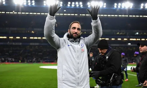 5 điểm nhấn Chelsea 2-1 Tottenham: Chu kỳ buông tiếp diễn, Giroud 'dọn cỗ' cho Higuain