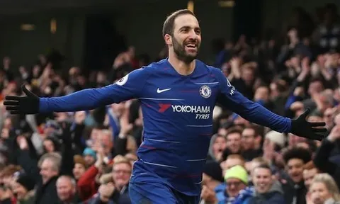5 điểm nhấn Chelsea 5-0 Huddersfield: Higuain tuyên chiến cả nước Anh