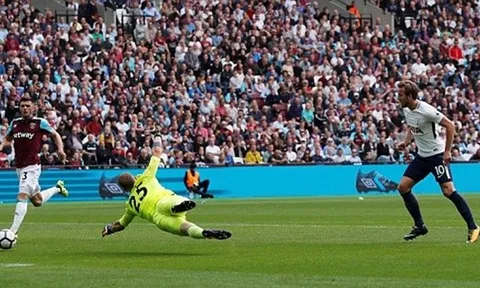 5 điểm nhấn West Ham 2-3 Tottenham: Ghế Bilic chỉ còn... 1 chân