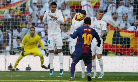 5 điều có thể bạn bỏ lỡ ở El Clasico: Messi đá thẳng mặt Ronaldo