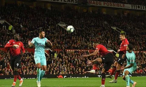 5 điều có thể bỏ lỡ trận Man Utd 3-2 Newcastle: Thông điệp cực gắt của Mourinho!