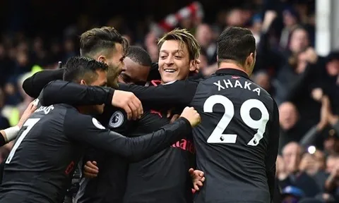 5 khẩu pháo rền vang, Arsenal san bằng Goodison Park