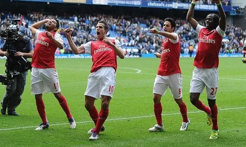 TOP 5 trận đấu kinh điển giữa Chelsea và Arsenal: 'Hattricks' để đời!