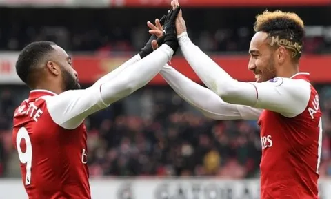 Fan đòi Aubameyang và Lacazette đá cặp, Unai Emery đáp trả cứng rắn