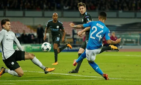 Đôi công nghẹt thờ, Man City và Napoli tạo ra cơn mưa bàn thắng