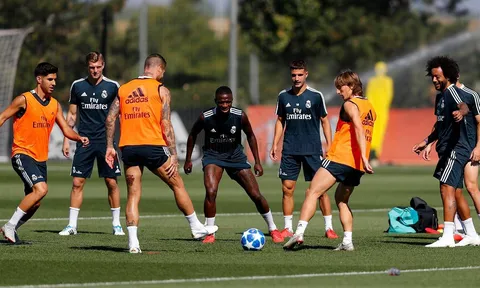 Real Madrid tập luyện cật lực trước nhiệm vụ bảo vệ ngôi vương