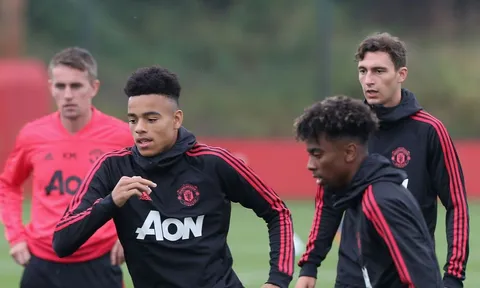 Đấu Valencia, cơ hội để Mourinho thử nghiệm hai "cánh chim lạ"