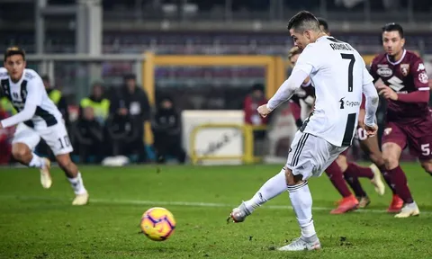 Max Allegri tiết lộ sự thật bất ngờ sau cú penalty của Ronaldo