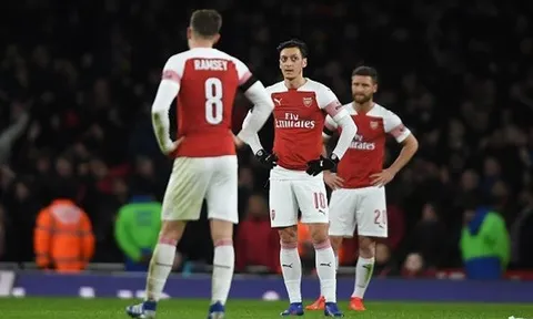 3 lí do khiến Arsenal "phơi áo" trước Man United: Hàng thủ tệ hại, bóng ma chấn thương