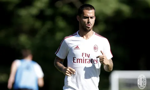 AC Milan căng thẳng trước đại chiến với Lazio
