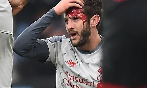 Hình ảnh rợn người của Lallana trước Bournemouth