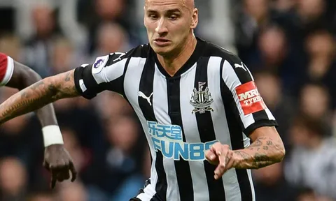 Chấm điểm Newcastle: Điểm sáng hàng thủ; 'Người cũ' khiến Liverpool ôm hận