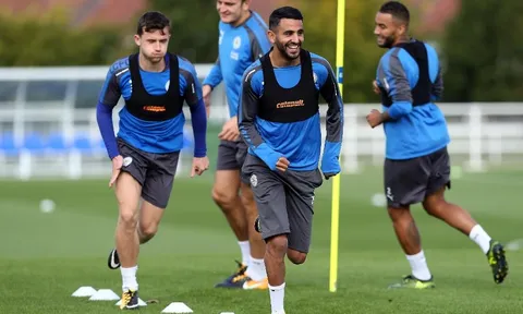 Nụ cười trở lại trên môi Vardy, Mahrez