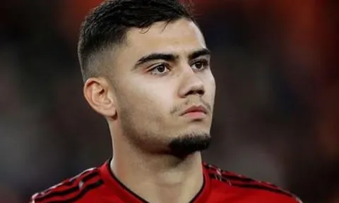 Sao Man Utd tỏ thái độ thách thức sau khi bị loại khỏi trận Leicester