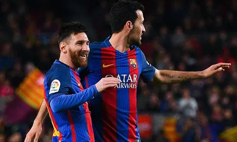 Hé lộ 4 từ Messi nói với Guardiola trong lần đầu tập luyện với Busquets