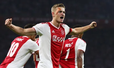 Sếp lớn Ajax: "M.U và Man City không 'có cửa' mua sao mai của chúng tôi"