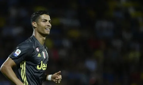 Ronaldo là người bắt đầu, vậy anh nên là kẻ kết thúc!
