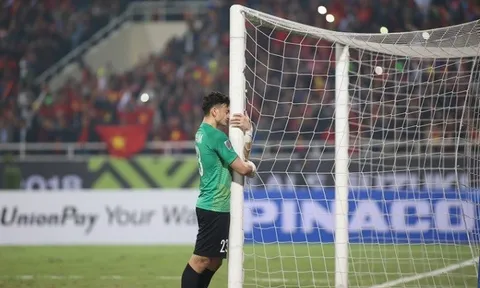 Vô địch AFF Cup, Văn Lâm có hành động đốn tim NHM Việt Nam