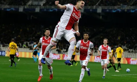 Ajax Amsterdam: Cánh chim “lạ mà không lạ”