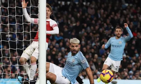 Aguero thừa nhận 'ăn gian' để thắng Arsenal