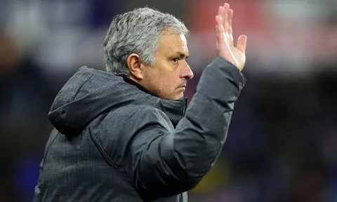 Ai đã đưa ra quyết định sa thải Jose Mourinho?