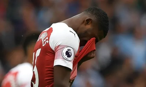 Mất tiếp hai hậu vệ biên, hàng thủ Arsenal tan nát trước đại chiến với Chelsea